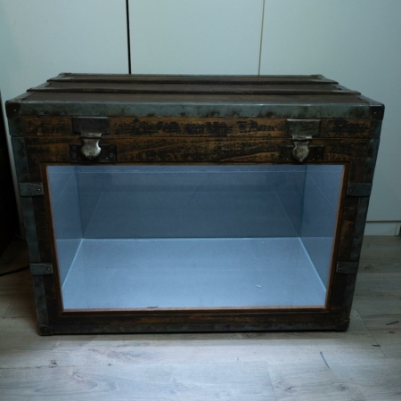 malle aquarium vintage face